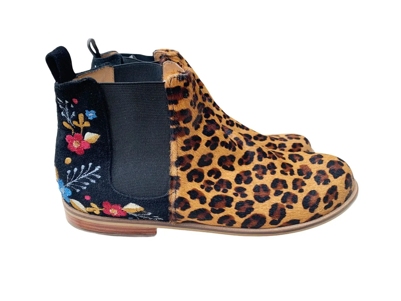 AGUSTINA - EMBROIDERED AND ANIMAL PRINT BOOTIES  JUNÍN